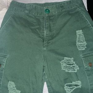 Cropped army green pants